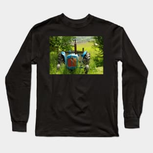 Fordson Dexta traktor castleton derbyshire Long Sleeve T-Shirt